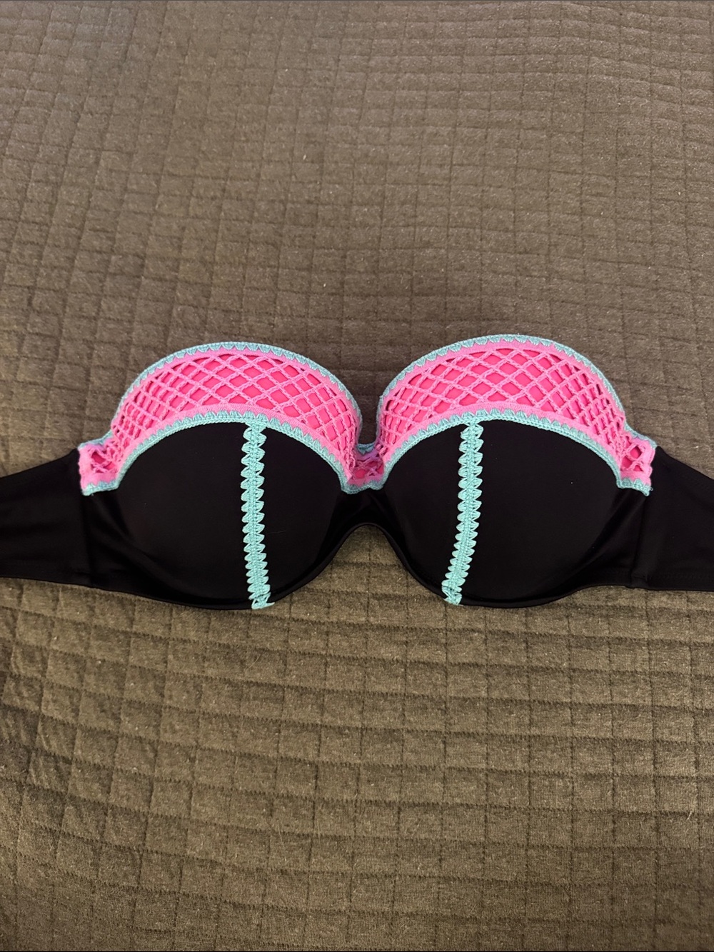 38C strapless Shade & Shore Black Bandeau Bikini Top with Pink Mesh & Aqua Trim